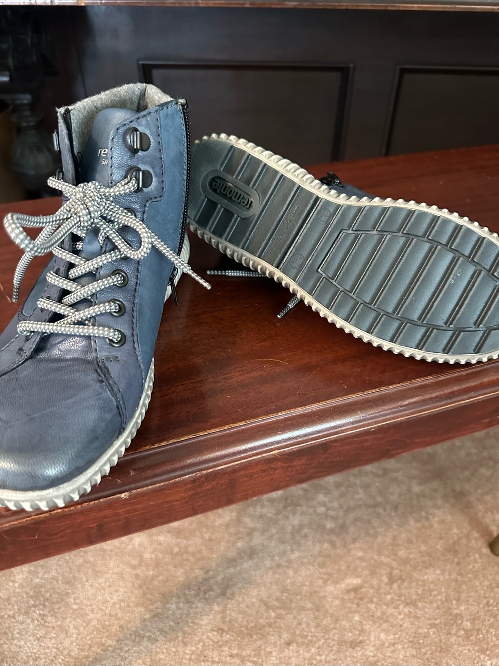 Remonte by Rieker blue leather ankle boots, NWOT, side zip comfort shoes.